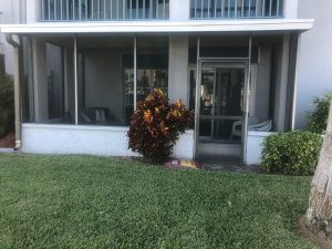 Large 1 Bed/ 1 Bath Waterfront